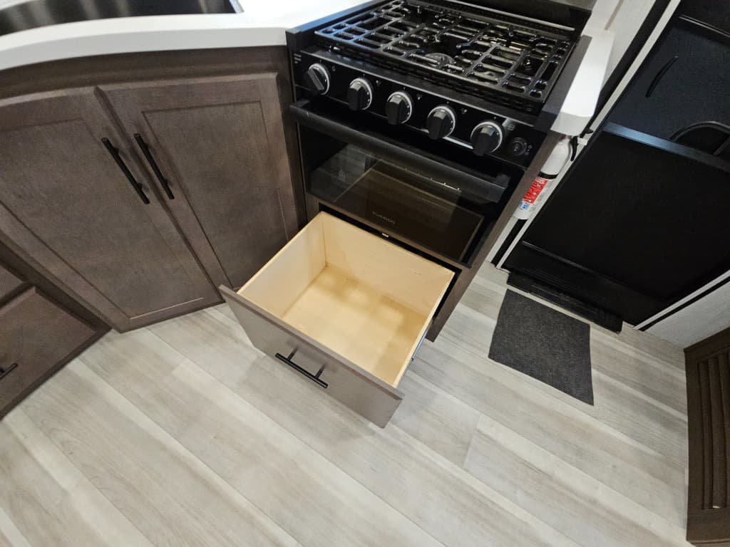 2026 Keystone RV 2026 Keystone RV Cougar Half-Ton - thumbnail 24