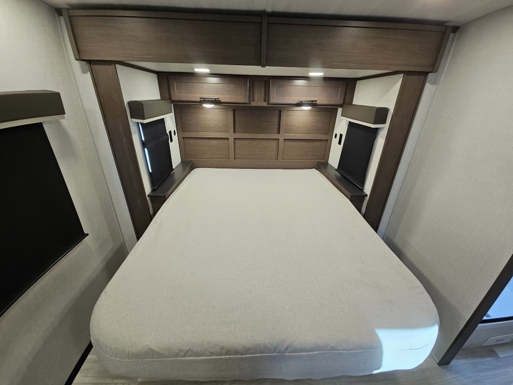 2026 Keystone RV 2026 Keystone RV Cougar Half-Ton - thumbnail 38