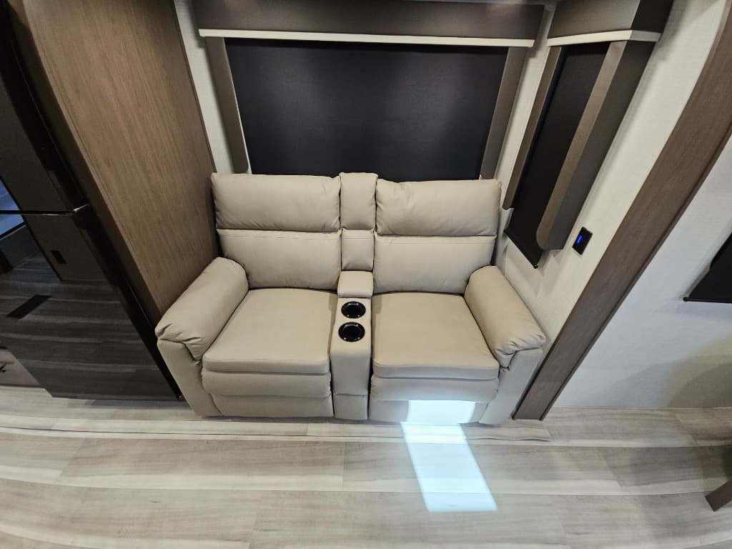 2026 Keystone RV 2026 Keystone RV Cougar Half-Ton - thumbnail 17