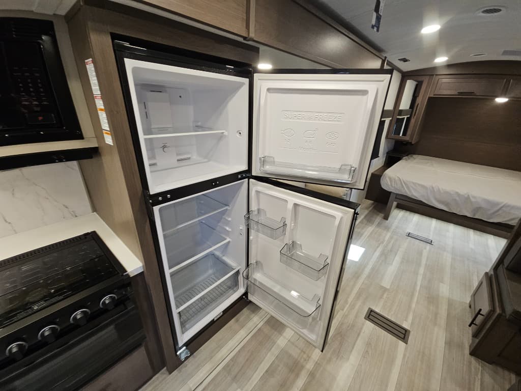 2026 Keystone RV 2026 Keystone RV Cougar Half-Ton - thumbnail 19