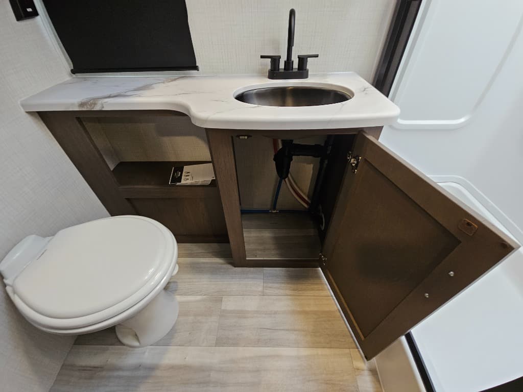 2026 Keystone RV 2026 Keystone RV Cougar Half-Ton - thumbnail 36