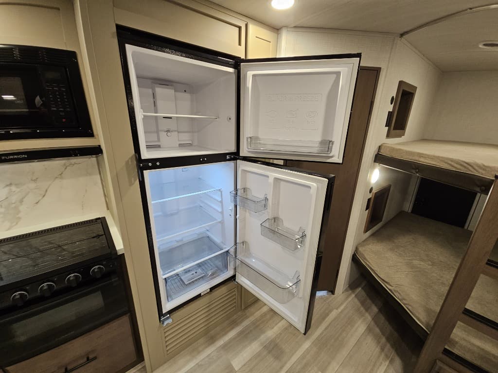 2026 Keystone RV 2026 Keystone RV Cougar Half-Ton - thumbnail 18