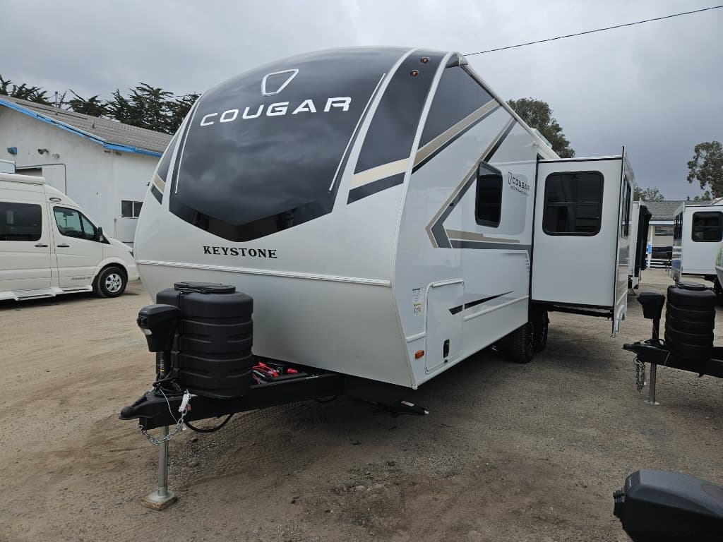 2026 Keystone RV 2026 Keystone RV Cougar Half-Ton - thumbnail 4