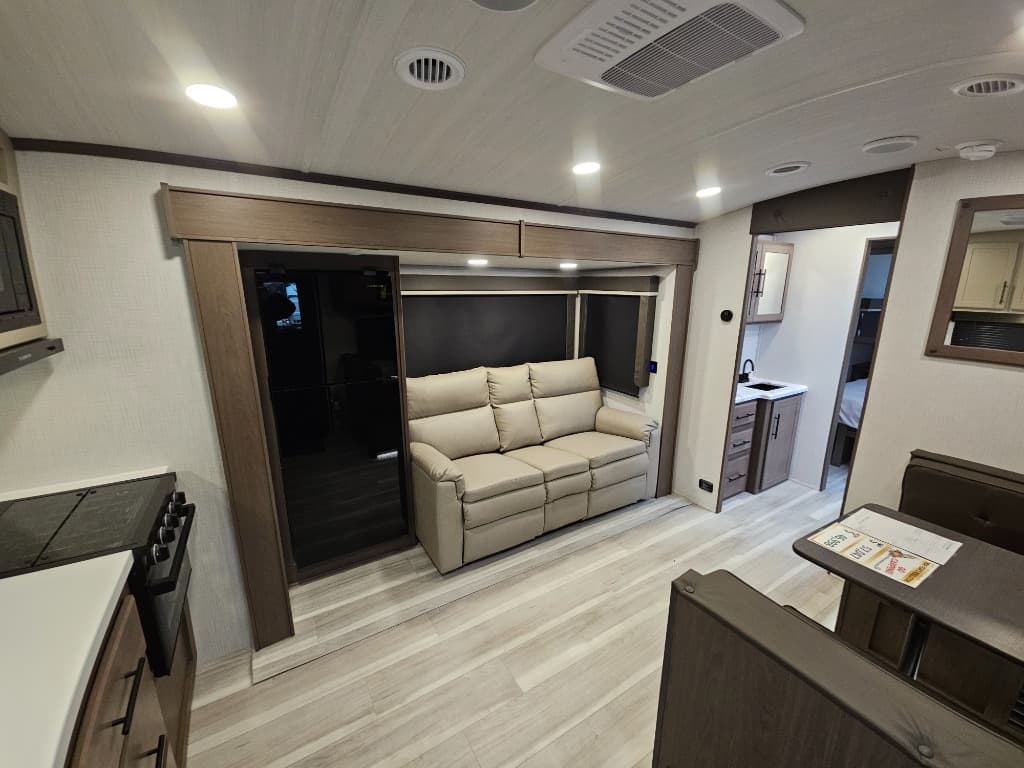 2026 Keystone RV 2026 Keystone RV Cougar Half-Ton - thumbnail 6