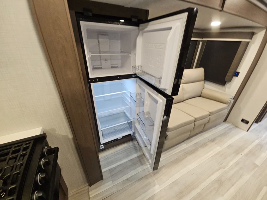 2026 Keystone RV 2026 Keystone RV Cougar Half-Ton - thumbnail 19