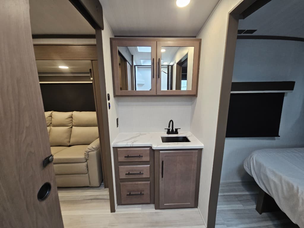 2026 Keystone RV 2026 Keystone RV Cougar Half-Ton - thumbnail 22