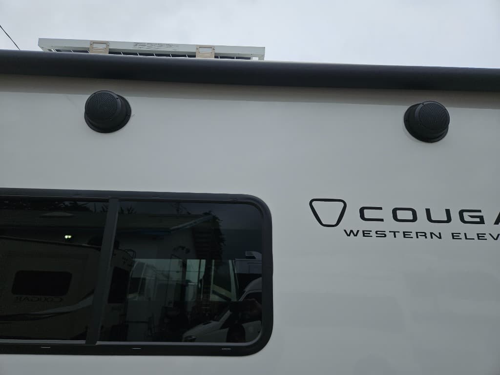 2026 Keystone RV 2026 Keystone RV Cougar Half-Ton - thumbnail 35