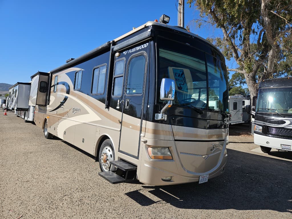2007 Fleetwood Discovery 39V