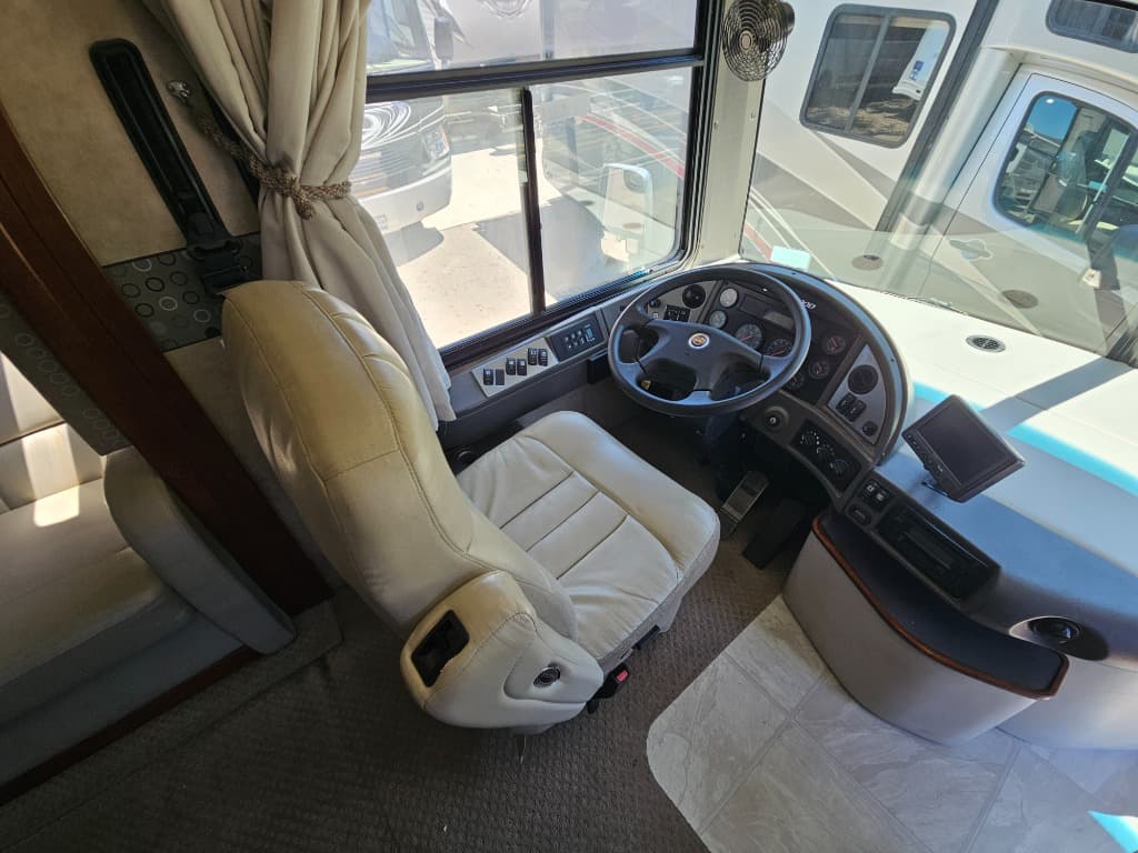 2007 Fleetwood 2007 Fleetwood Discovery - thumbnail 10