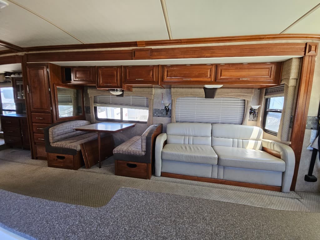 2007 Fleetwood 2007 Fleetwood Discovery - thumbnail 16