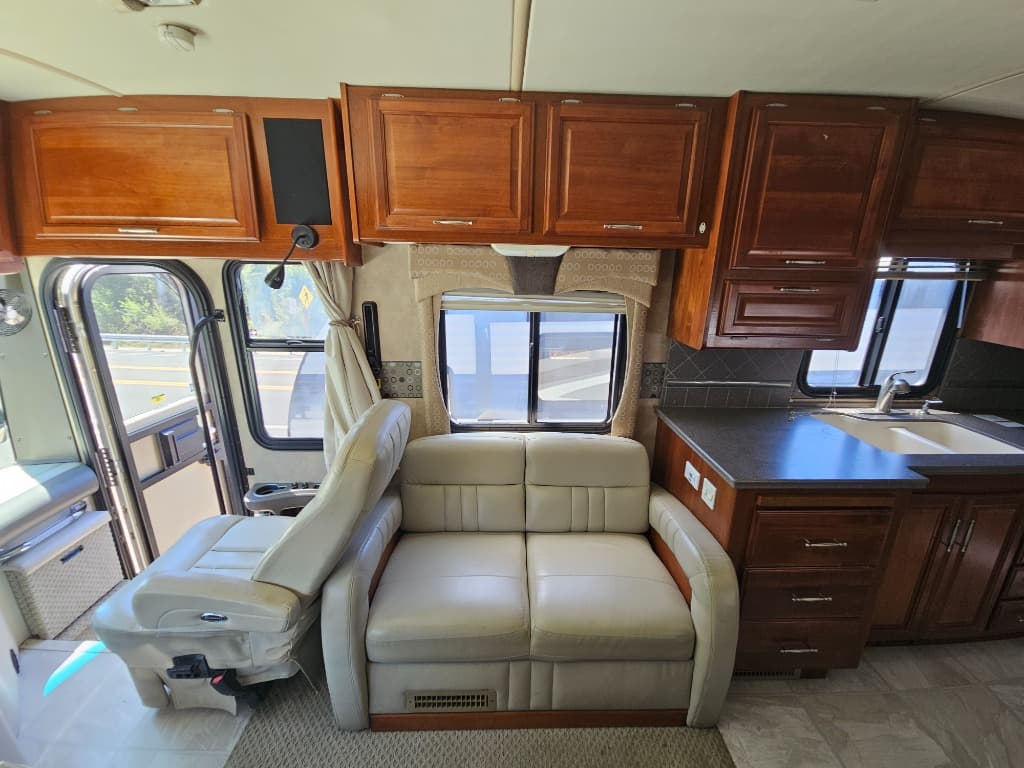 2007 Fleetwood 2007 Fleetwood Discovery - thumbnail 24