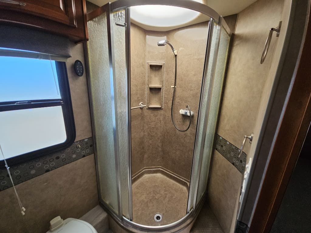 2007 Fleetwood 2007 Fleetwood Discovery - thumbnail 36