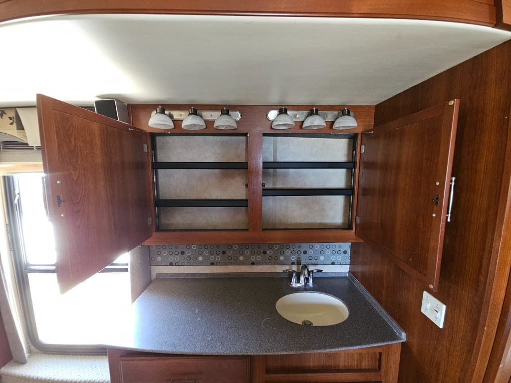 2007 Fleetwood 2007 Fleetwood Discovery - thumbnail 40