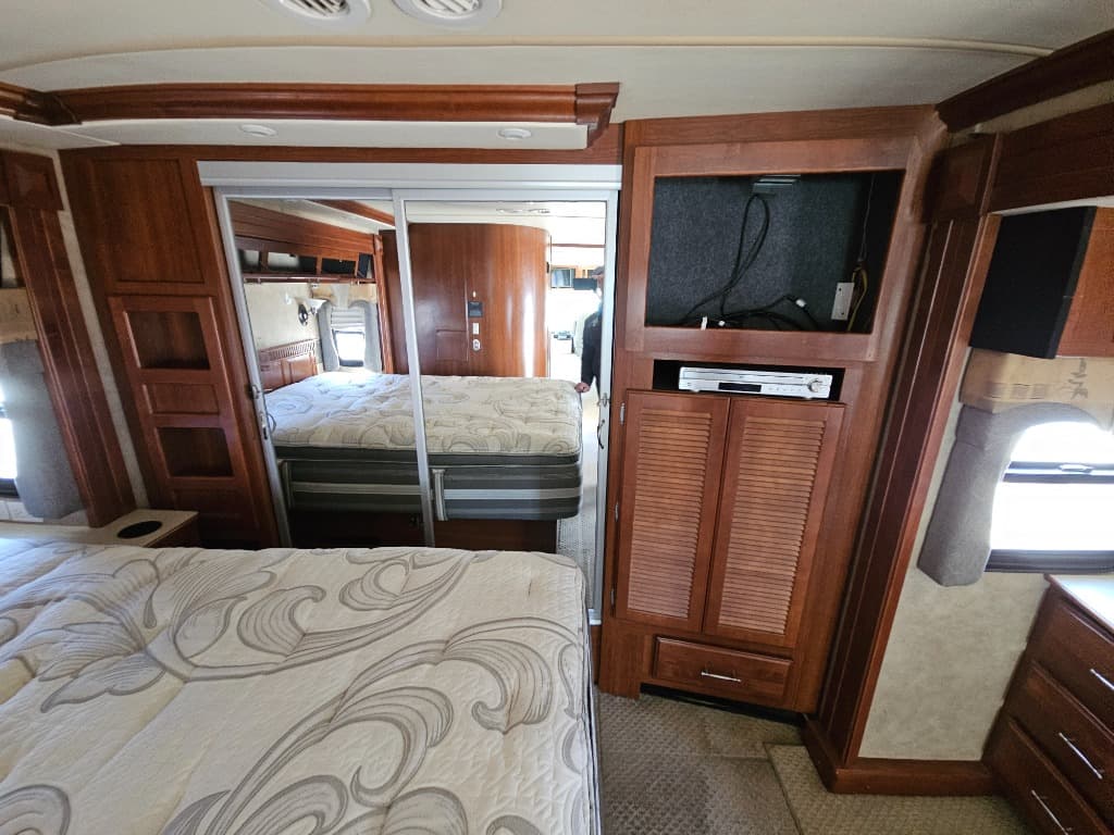 2007 Fleetwood 2007 Fleetwood Discovery - thumbnail 46