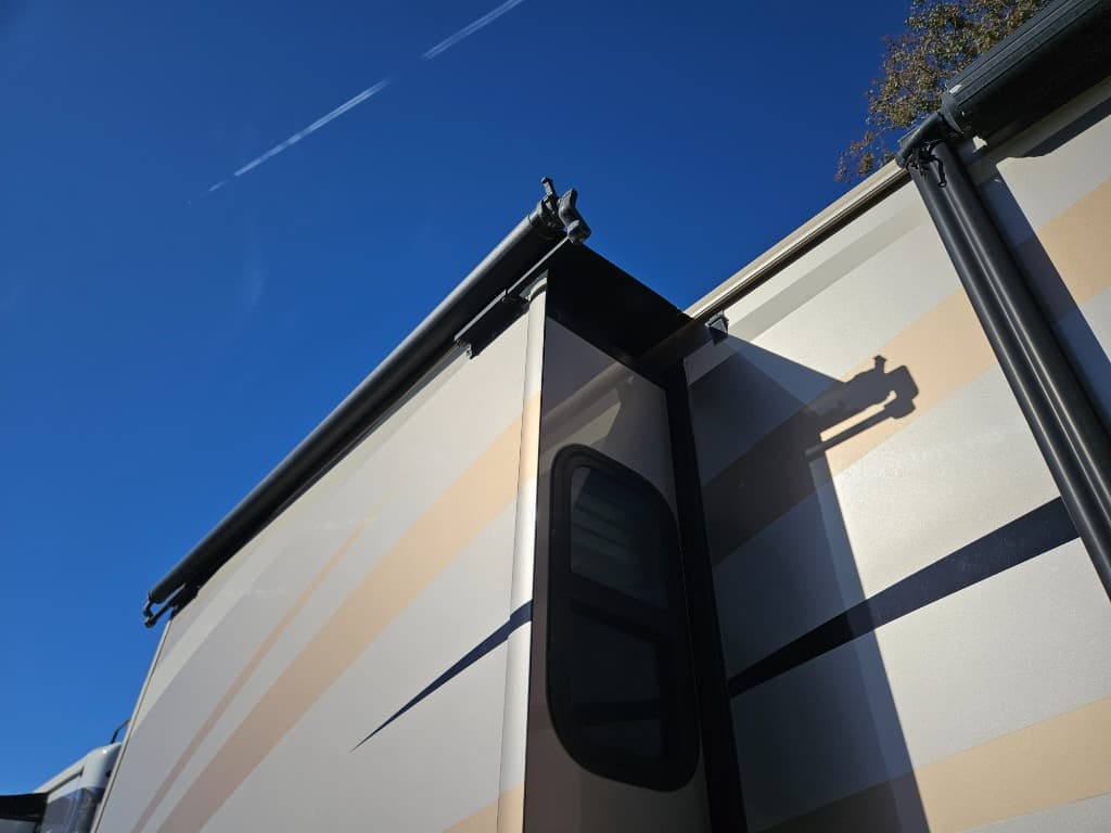 2007 Fleetwood 2007 Fleetwood Discovery - thumbnail 58