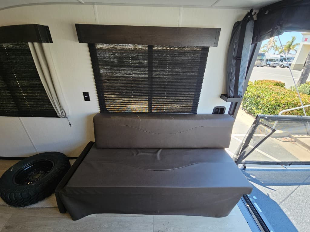 2026 Forest River 2026 Forest River Cherokee Grey Wolf Toy Hauler - thumbnail 9