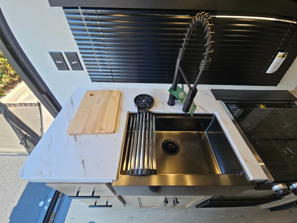 2026 Forest River 2026 Forest River Cherokee Grey Wolf Toy Hauler - thumbnail 15