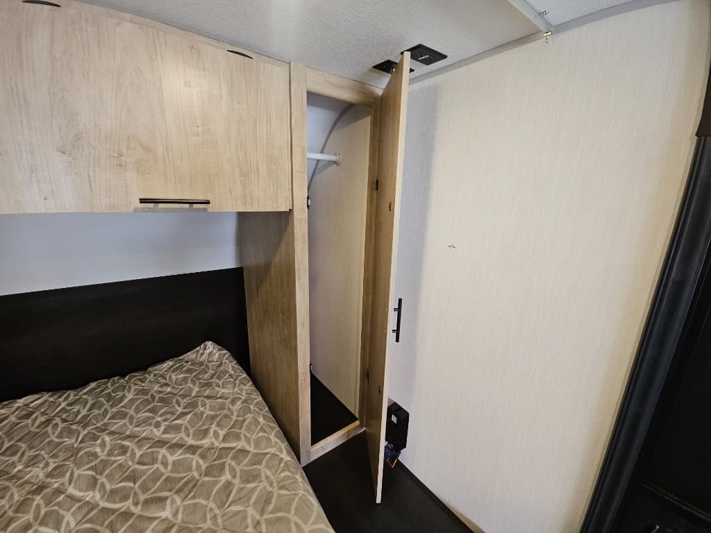 2026 Forest River 2026 Forest River Cherokee Grey Wolf Toy Hauler - thumbnail 22