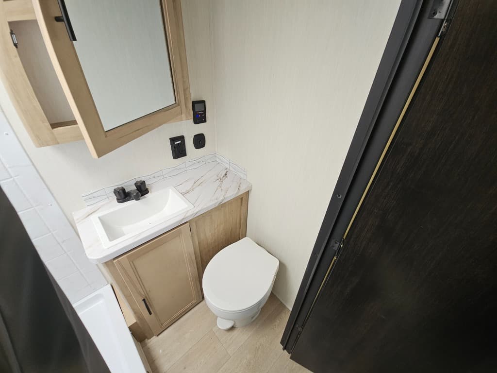 2026 Forest River 2026 Forest River Cherokee Grey Wolf Toy Hauler - thumbnail 30