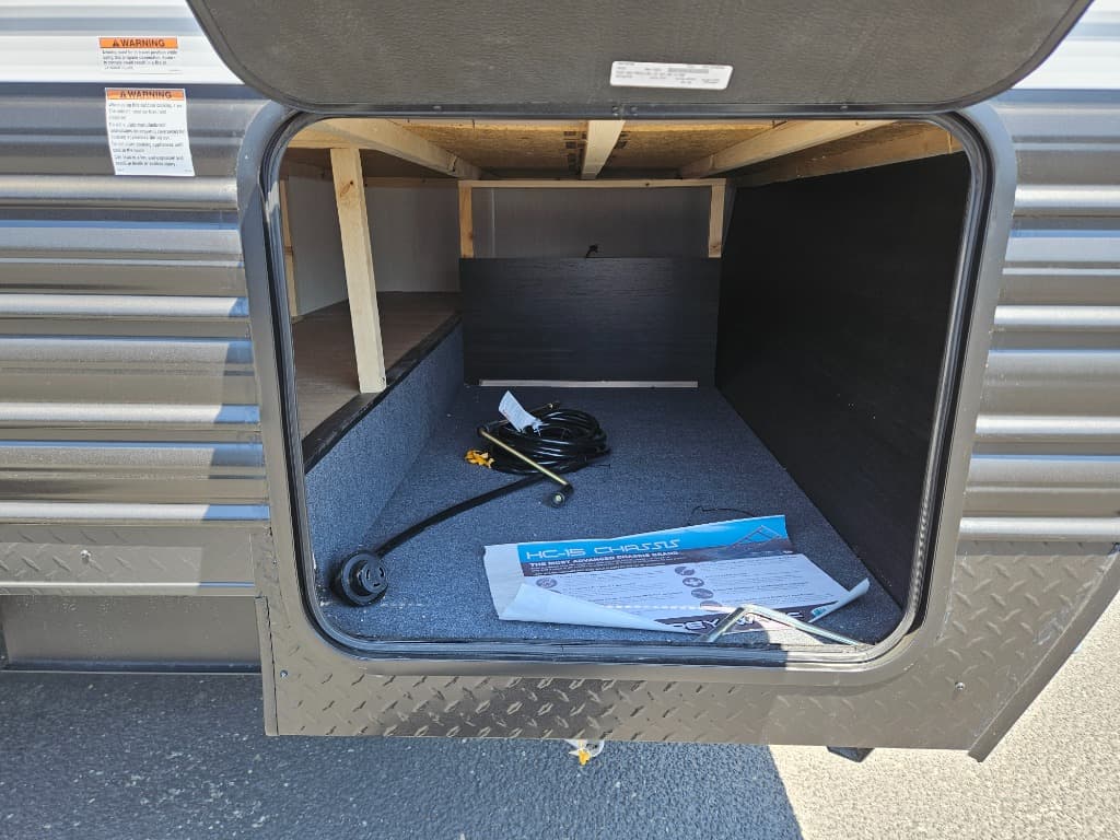 2026 Forest River 2026 Forest River Cherokee Grey Wolf Toy Hauler - thumbnail 33