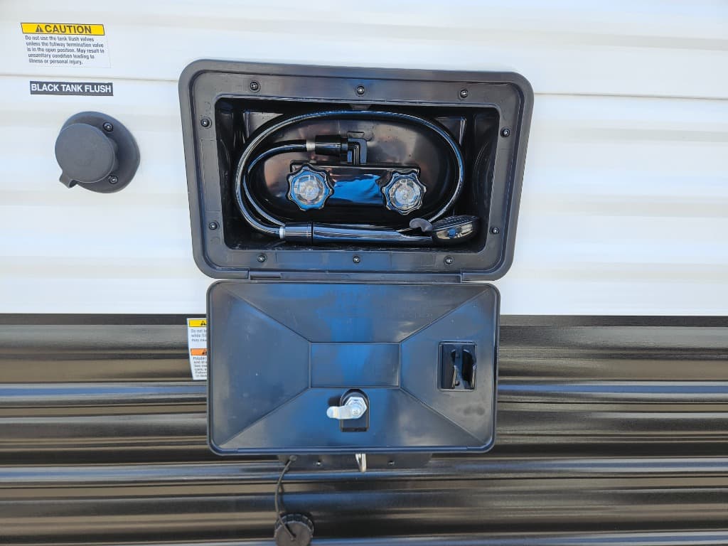 2026 Forest River 2026 Forest River Cherokee Grey Wolf Toy Hauler - thumbnail 42