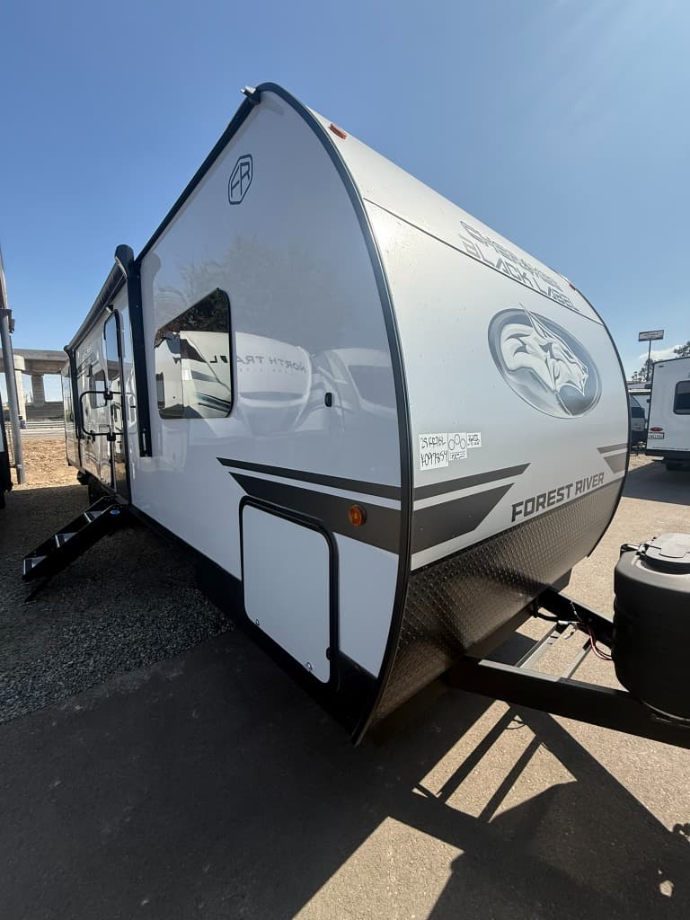 2026 Forest River 2026 Forest River Cherokee Grey Wolf Black Label Toy Hauler - thumbnail 6