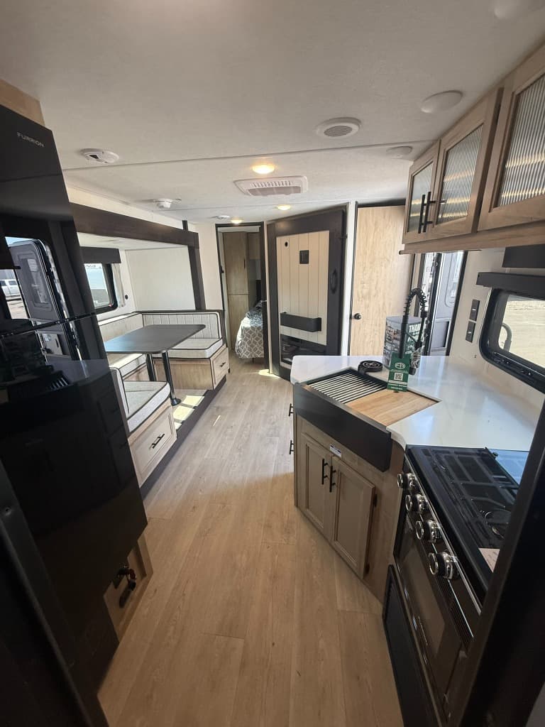 2026 Forest River 2026 Forest River Cherokee Grey Wolf Black Label Toy Hauler - thumbnail 10