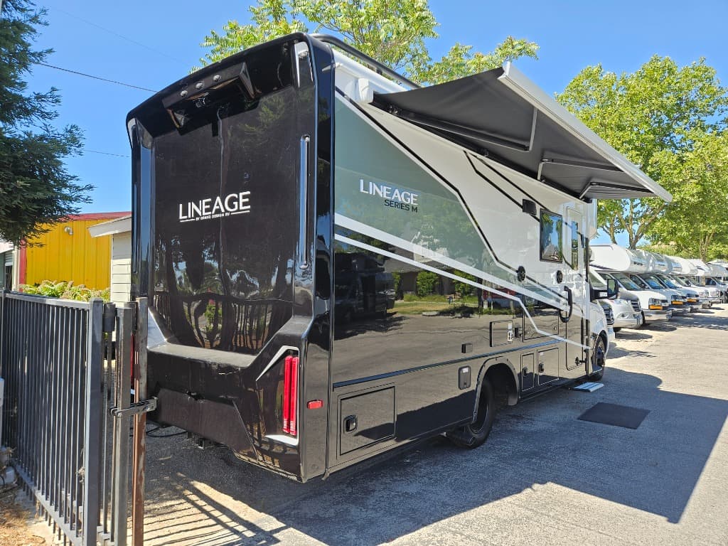 2026 Grand Design 2026 Grand Design Lineage Series M - thumbnail 3