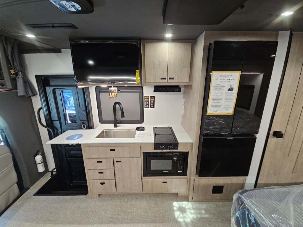 2026 Grand Design 2026 Grand Design Lineage Series M - thumbnail 20