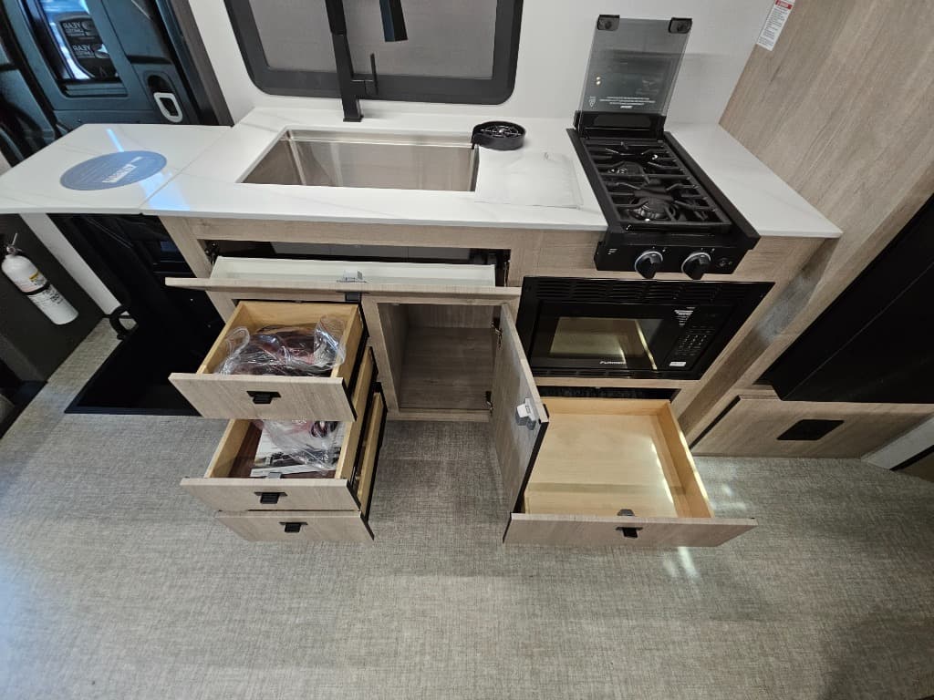 2026 Grand Design 2026 Grand Design Lineage Series M - thumbnail 26