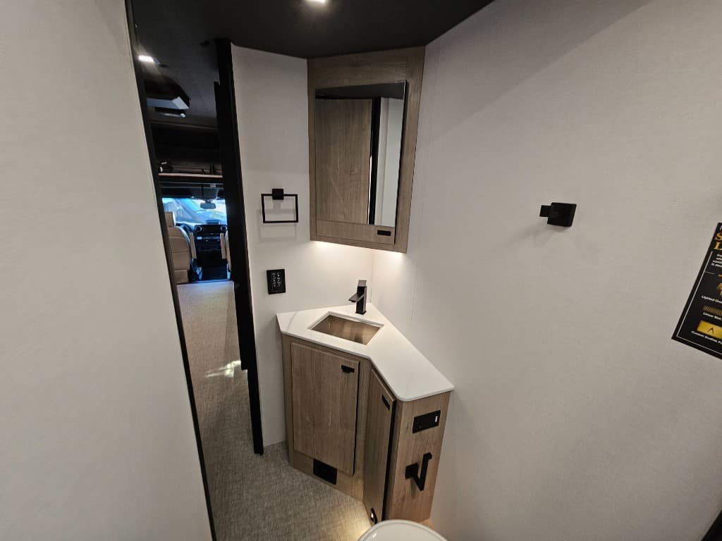 2026 Grand Design 2026 Grand Design Lineage Series M - thumbnail 31