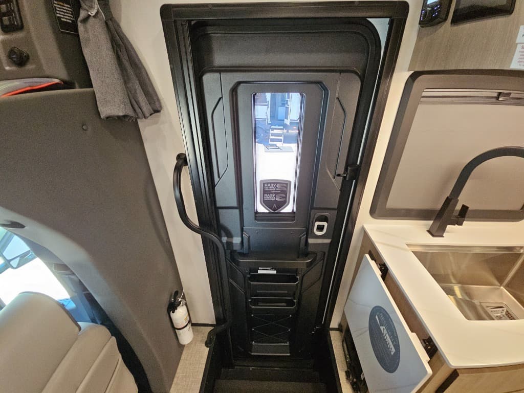 2026 Grand Design 2026 Grand Design Lineage Series M - thumbnail 35