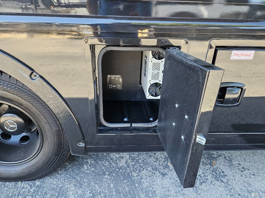 2026 Grand Design 2026 Grand Design Lineage Series M - thumbnail 50