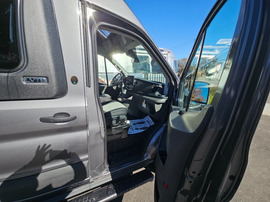 2026 Grand Design 2026 Grand Design Lineage Series Vt - thumbnail 35