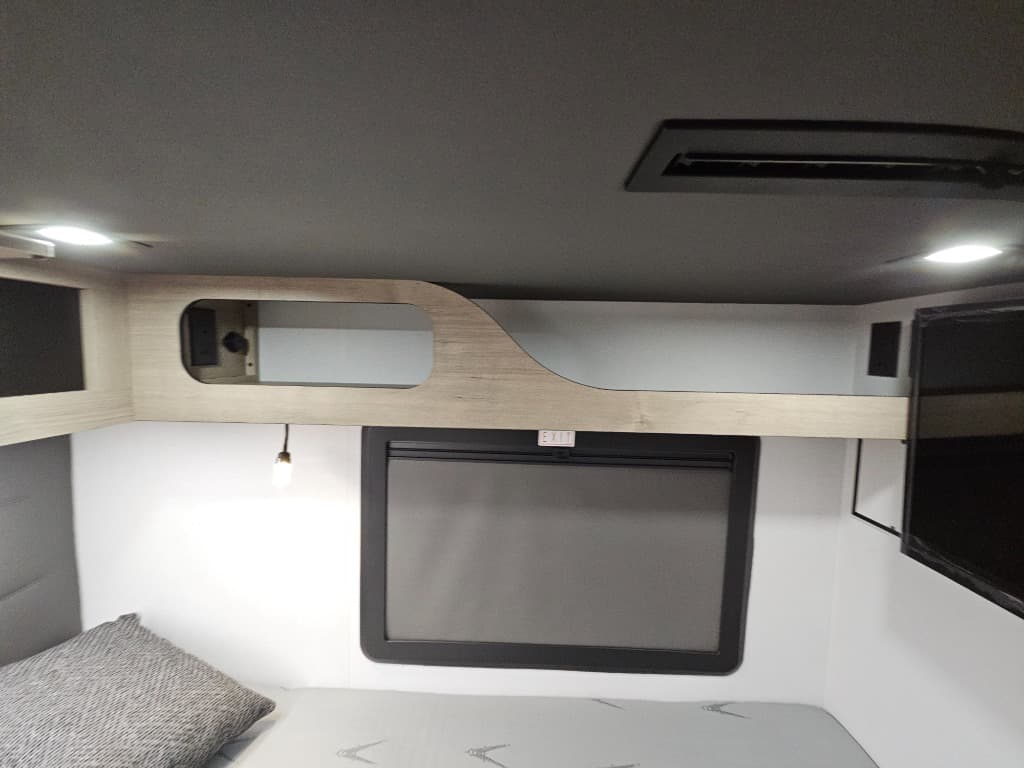 2026 Grand Design 2026 Grand Design Lineage Series M - thumbnail 35