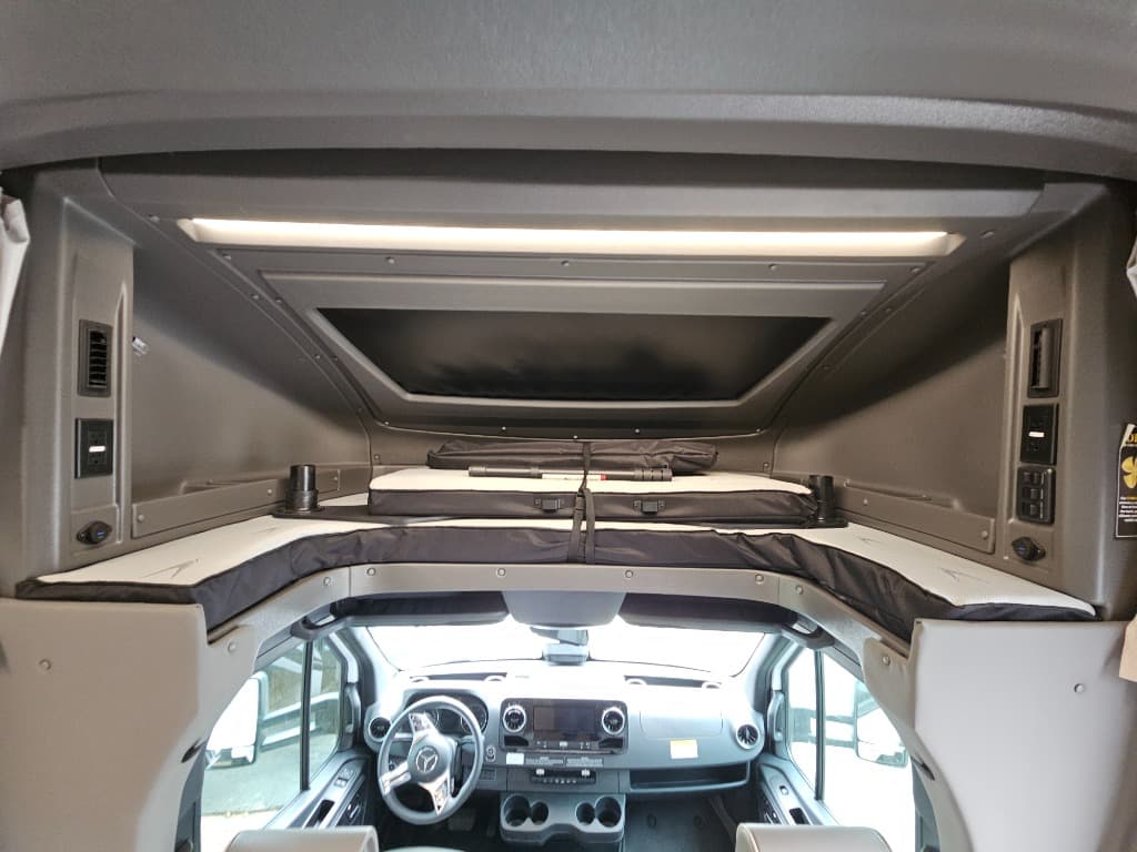 2026 Grand Design 2026 Grand Design Lineage Series M - thumbnail 38