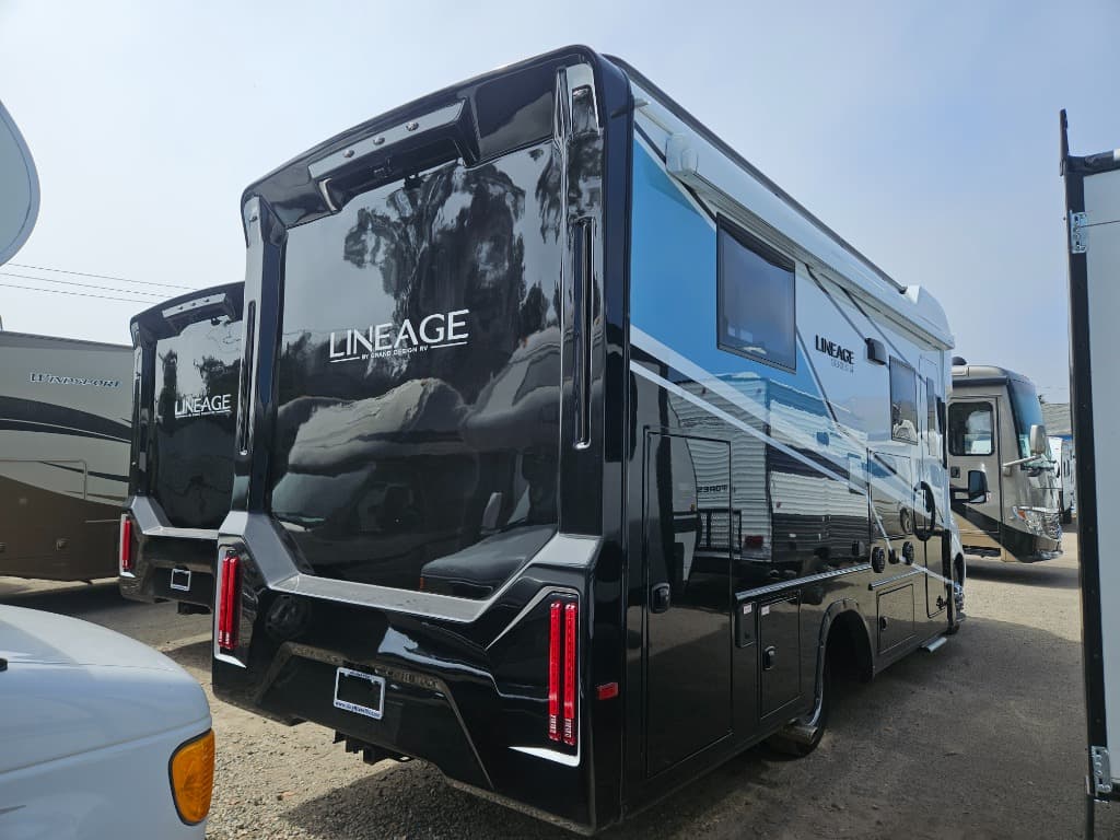 2026 Grand Design 2026 Grand Design Lineage Series M - thumbnail 3