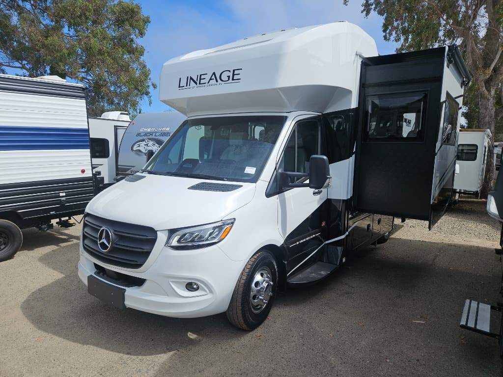 2026 Grand Design 2026 Grand Design Lineage Series M - thumbnail 5