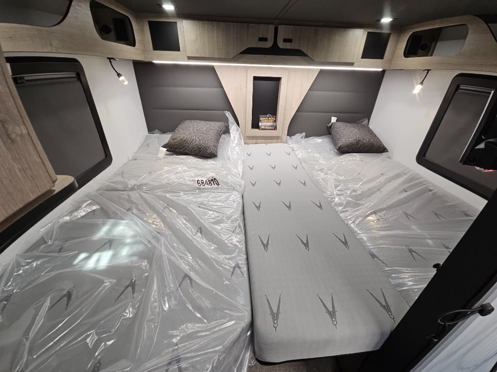 2026 Grand Design 2026 Grand Design Lineage Series M - thumbnail 18