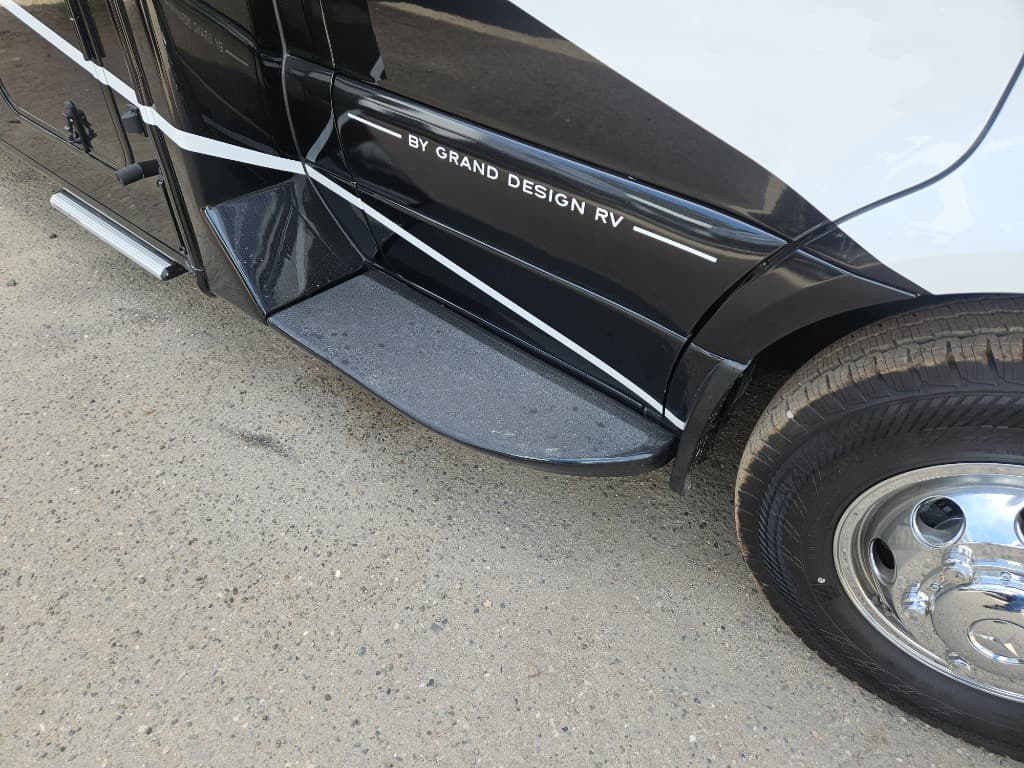 2026 Grand Design 2026 Grand Design Lineage Series M - thumbnail 44