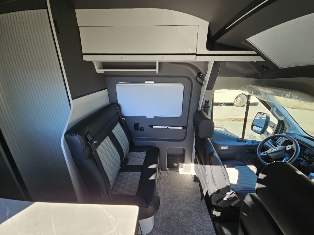 2026 Grand Design 2026 Grand Design Lineage Series Vt - thumbnail 6