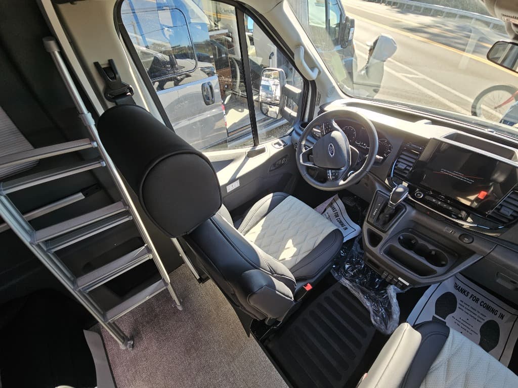 2026 Grand Design 2026 Grand Design Lineage Series Vt - thumbnail 16