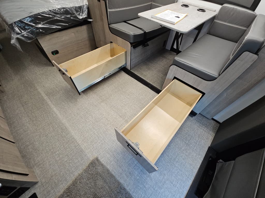 2026 Grand Design 2026 Grand Design Lineage Series M - thumbnail 13