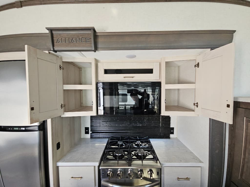 2022 Alliance RV 2022 Alliance RV Paradigm - thumbnail 11