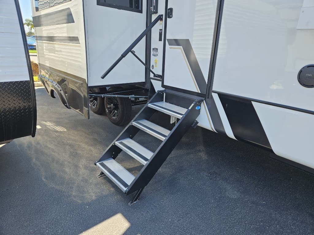 2026 Keystone RV 2026 Keystone RV Montana - thumbnail 59