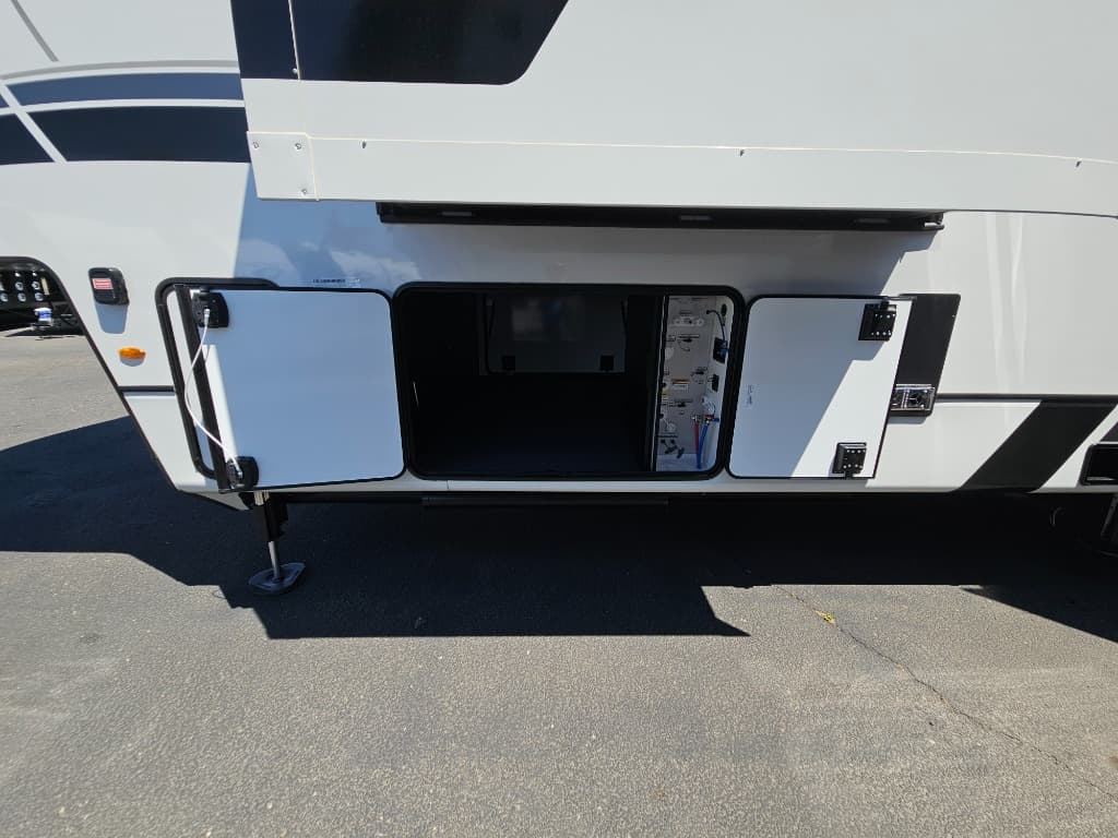 2026 Keystone RV 2026 Keystone RV Montana - thumbnail 67