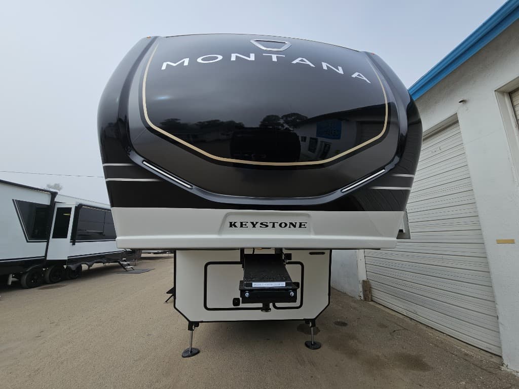 2026 Keystone RV 2026 Keystone RV Montana - thumbnail 6