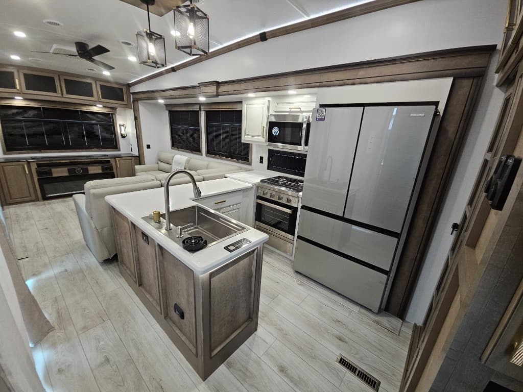 2026 Keystone RV 2026 Keystone RV Montana - thumbnail 7