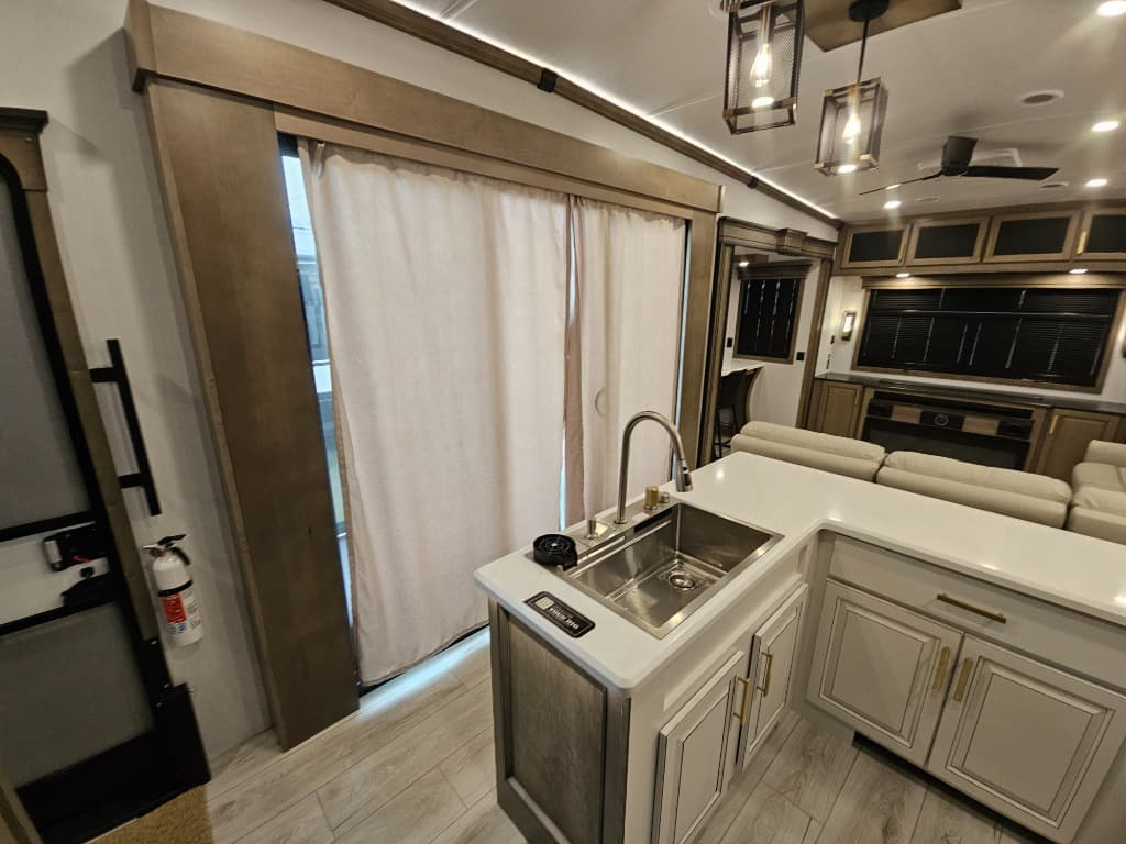 2026 Keystone RV 2026 Keystone RV Montana - thumbnail 8