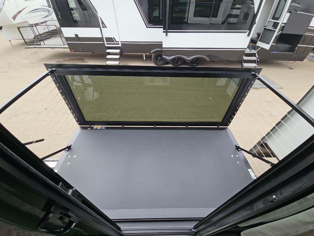 2026 Keystone RV 2026 Keystone RV Montana - thumbnail 10